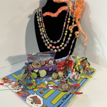 Tresors; Bijoux Reinventes! (Treasures; Jewelry Reinvented!)